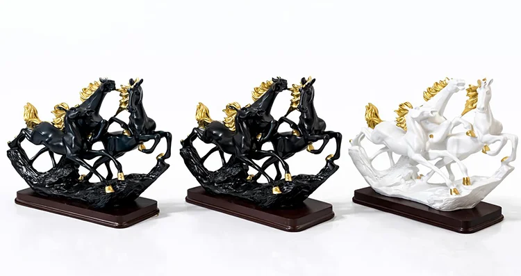 Polyester 3'Lü Şahlanmış At Figürü Alk1627