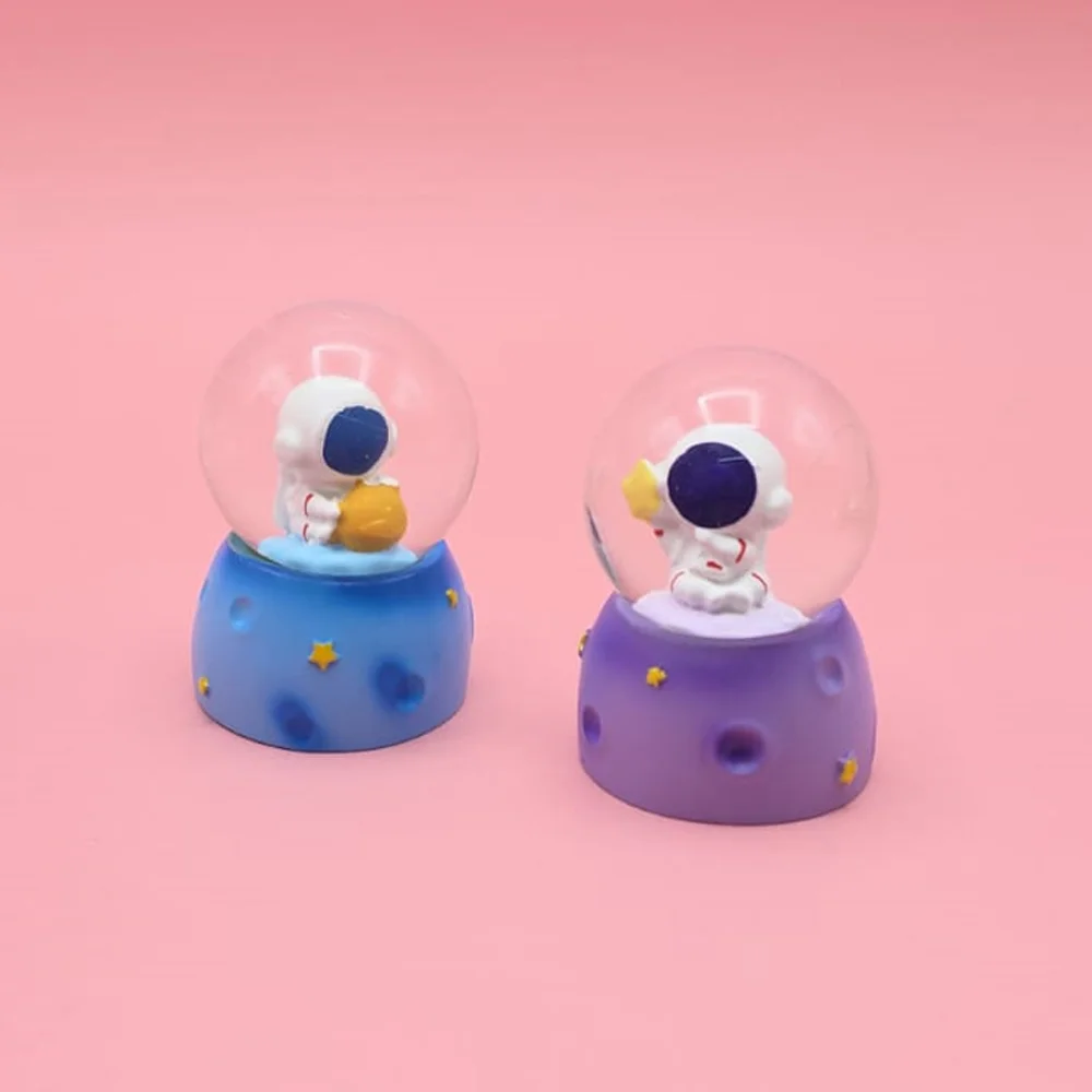 Toptan Işıklı Mini Sevimli Astronot Kar Küresi