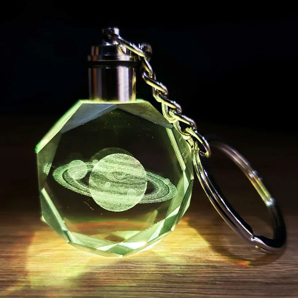 Toptan Satürn Gezegen Tasarım Işıklı Anahtarlık