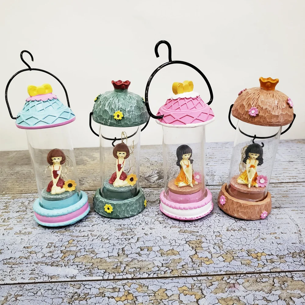 Toptan Cam Fanus İçerisinde Led Işıklı Kız Biblo